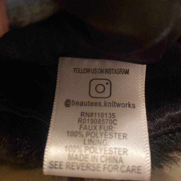 Beautees Knitworks - Gold Chain Fashion Faux Fur Purse / Necklace - Picture 8 of 8